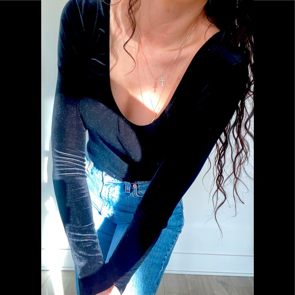 VINTAGE Y2K Goth new condition  soft black velvet top. - Picture 3 of 9